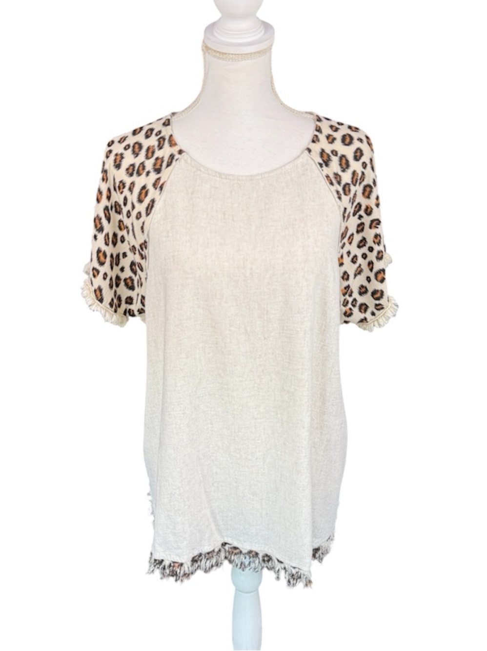Umgee Animal Print Layered Bell Sleeve Scoop Neck Top Oatmeal Cheetah Sz Large